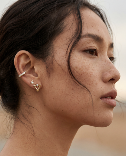 Wa Tria Studs